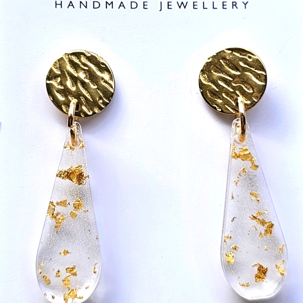 Gold leaf in resin earrings - Picture 1 of 5